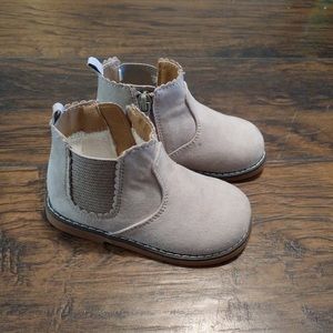 Girl’s ankle boots